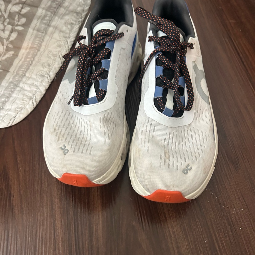 On Cloud Cloudmonster Women’s Size 9